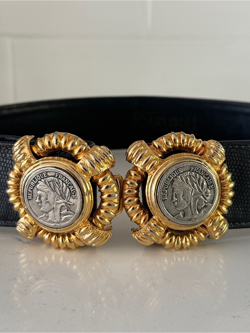 Vintage Carlisle Black Leather Gold Coin Medallion Belt 1641